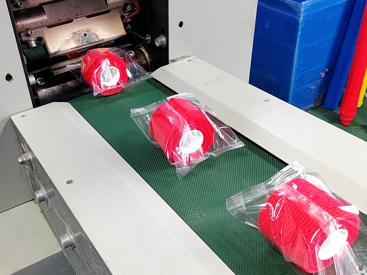 {"default":"cohesive bandages are packing"}
