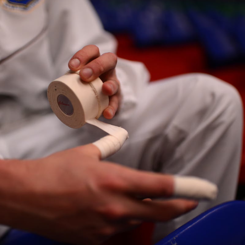 {"default":"athletic Tape for finger"}
