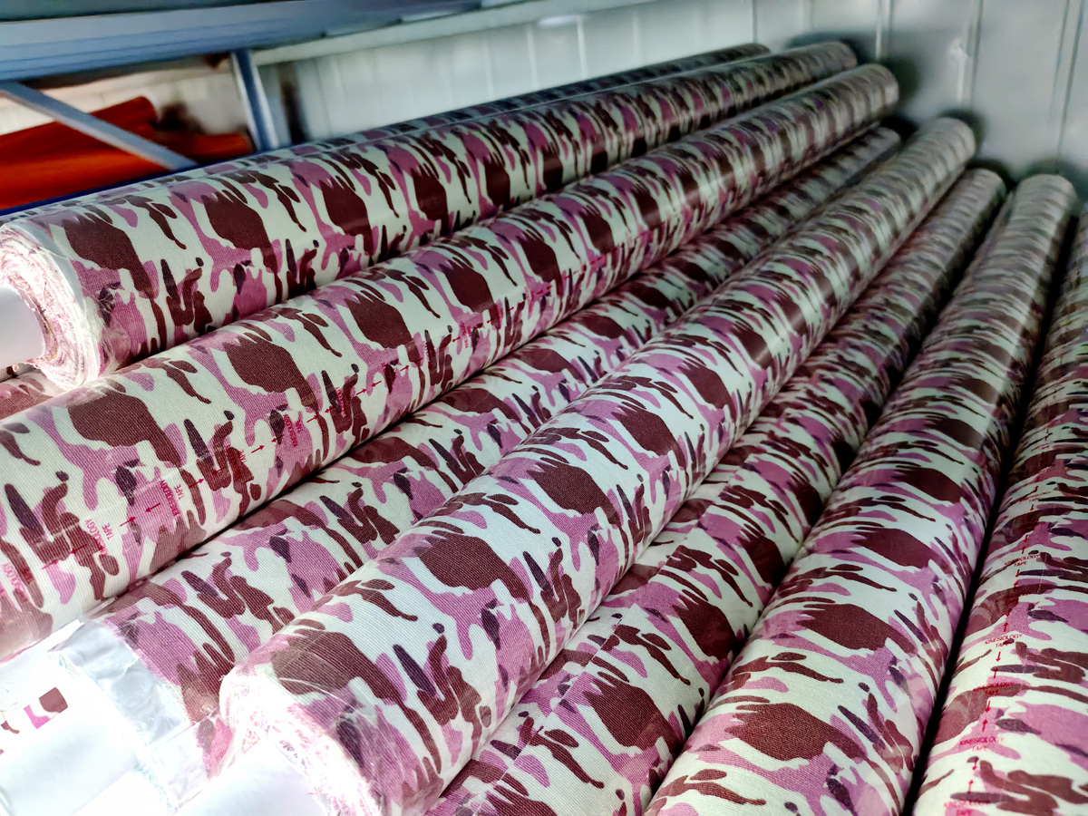 {"default":"camo kinesiology tape raw material in factory"}
