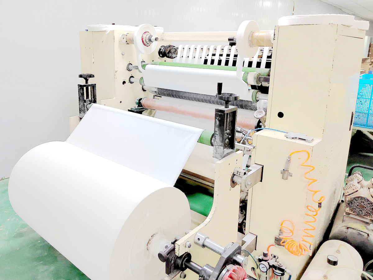 {"default":"zinc oxide cotton athletic tape"}
